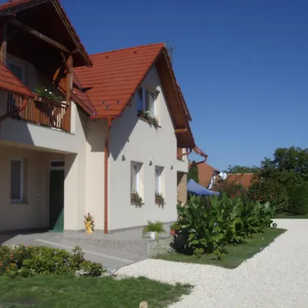Somodi Vendeghaz Cserkeszolo
